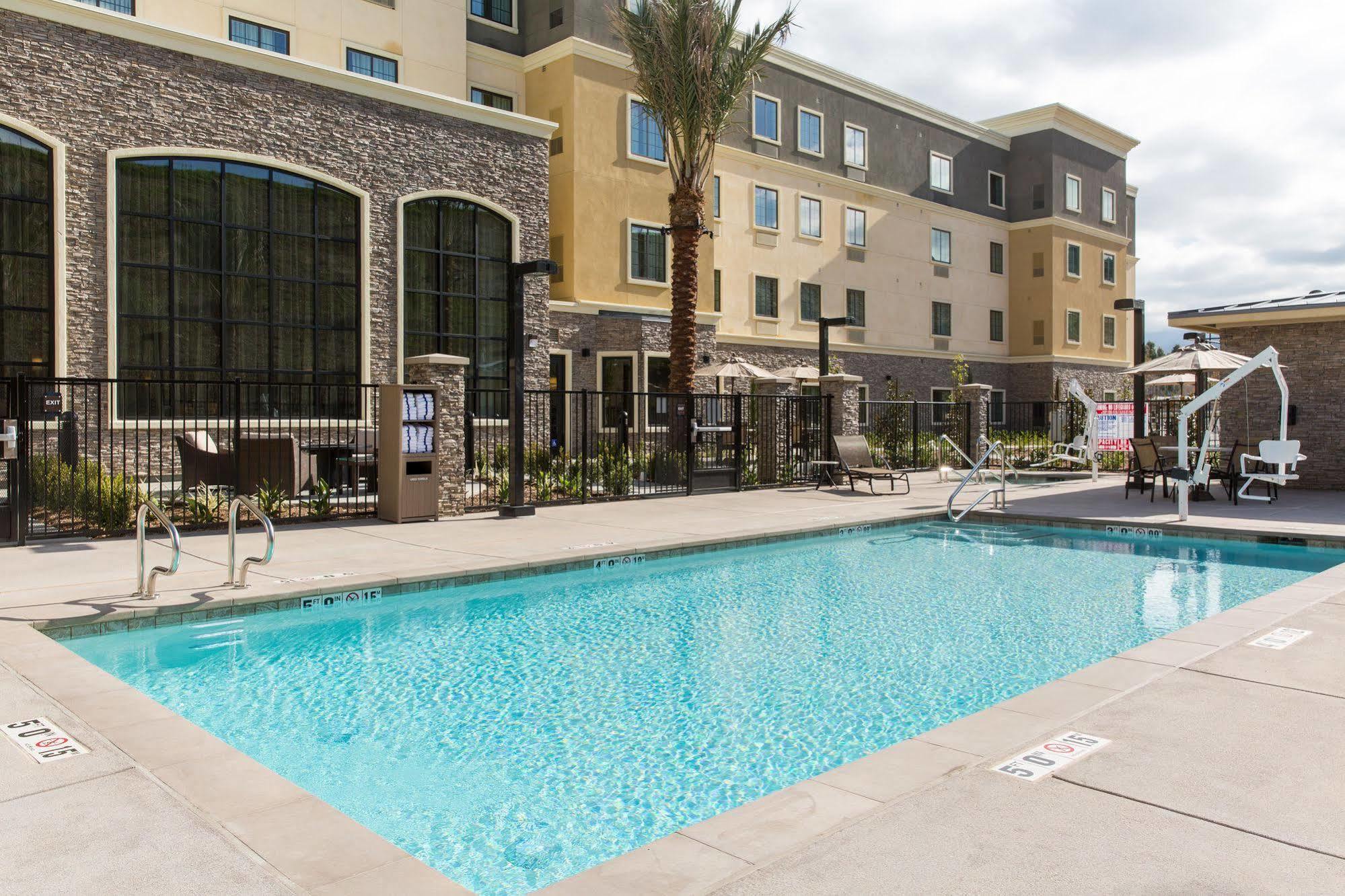Staybridge Suites Corona South By Ihg מראה חיצוני תמונה